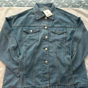New Women’s Classic Blue Denim Jacket: Large